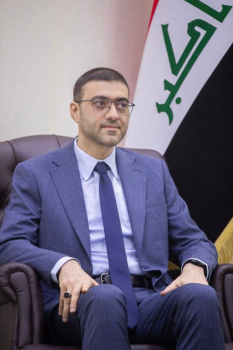 هام؛ رئيس الوزراء يوافق على إنهاء تكليف الدكتور علي المؤيد بناءً على طلبه وتكليف محمد عبد الله عبد الأمير رئيساً لهيئة الإعلام والإتصالات .