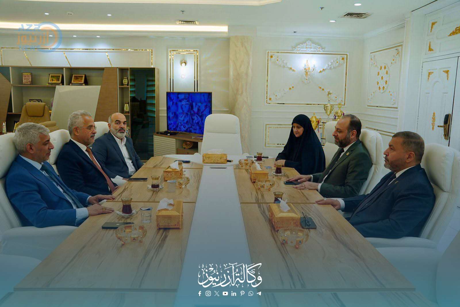 وزيرة الاتصالات تبحث مع أعضاء في مجلس النواب دعم مشروع الرخصة الوطنية للهاتف النقال